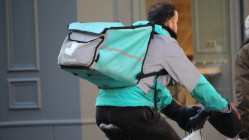 Canicule : Deliveroo et Uber Eats suspendront leurs livraisons l’après-midi en cas de vigilance rouge Canicule : Deliveroo et Uber Eats suspendront leurs livraisons l’après-midi en cas de vigilance rouge