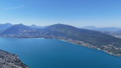Lac d&rsquo;Annecy : une arme d&eacute;couverte par des touristes pourrait-elle &ecirc;tre li&eacute;e &agrave; la tuerie de Chevaline