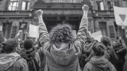 Dégradations dans les manifestations, ce que prévoit le projet de loi "casseurs-payeurs" Dégradations dans les manifestations, ce que prévoit le projet de loi "casseurs-payeurs"