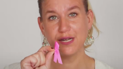 Octobre rose : Mathilde Panot rejette le ruban et d&eacute;clenche une pol&eacute;mique