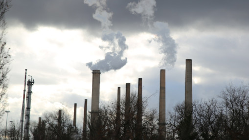 Les &eacute;missions de CO₂ reculent plus que pr&eacute;vu en France&hellip; mais les experts alertent d&eacute;j&agrave;