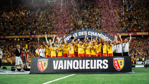 Lens renverse le PSG et d&eacute;croche son premier Troph&eacute;e des champions