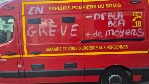 Pompiers : Laurent Nu&ntilde;ez annonce un milliard d&rsquo;euros et davantage d&rsquo;a&eacute;ronefs contre les feux