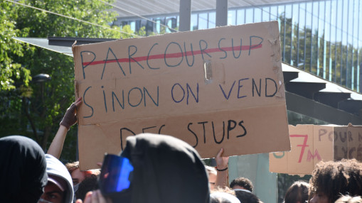 Parcoursup pourrait &eacute;voluer mais le ministre refuse sa suppression