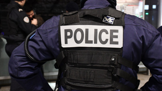 Seine-Saint-Denis : un homme menaçant armé de couteaux abattu par un policier à Bobigny Seine-Saint-Denis : un homme menaçant armé de couteaux abattu par un policier à Bobigny