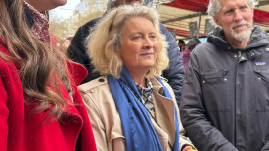 "J&rsquo;ai re&ccedil;u des coups" : la maire du 10e arrondissement de Paris agress&eacute;e lors d&rsquo;une action contre une &oelig;uvre dans une &eacute;glise