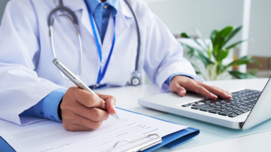 Arr&ecirc;ts maladie : ce qui change d&egrave;s septembre avec les nouvelles limites de prescription
