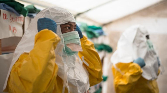 Ebola : un premier cas confirm&eacute; en France, un m&eacute;decin humanitaire hospitalis&eacute;