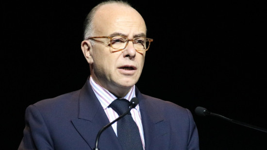 Pr&eacute;sidentielle 2027 : Bernard Cazeneuve se lance et refuse de passer par une primaire
