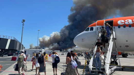 Deux pompiers meurent en intervention lors d&rsquo;un violent incendie pr&egrave;s de l&rsquo;a&eacute;roport de Bordeaux-M&eacute;rignac
