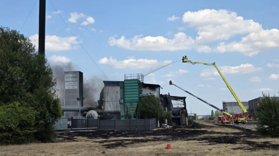 Moselle : le confinement de 30 000 habitants levé après l’incendie d’un site Seveso Moselle : le confinement de 30 000 habitants levé après l’incendie d’un site Seveso