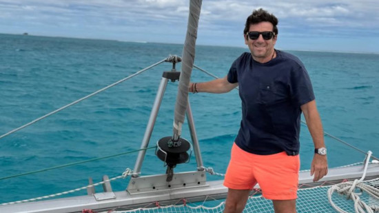 Patrick Bruel peut de nouveau voyager &agrave; l&rsquo;&eacute;tranger, le parquet conteste l&rsquo;all&egrave;gement de son contr&ocirc;le judiciaire