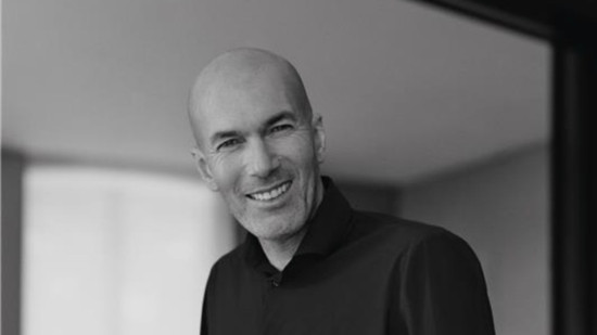 Fin du d&eacute;fil&eacute;, 4-3-3, nouveaux capitaines... Zin&eacute;dine Zidane imprime d&eacute;j&agrave; sa marque chez les Bleus