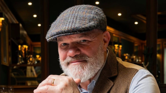 "C'est d'abord de l'humain" : Philippe Etchebest r&eacute;pond cash aux critiques sur Cauchemar en cuisine