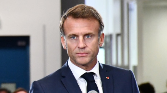 "Ma r&eacute;ponse est oui" : Emmanuel Macron &eacute;voque le risque d'une attaque de drones en France