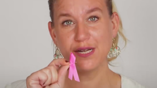 Octobre rose : Mathilde Panot rejette le ruban et d&eacute;clenche une pol&eacute;mique