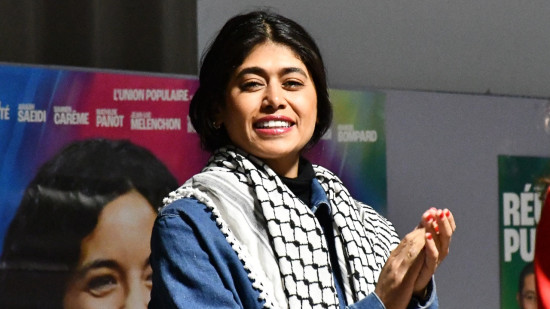 Rima Hassan jug&eacute;e pour apologie du terrorisme : deux ans d'in&eacute;ligibilit&eacute; et dix mois de prison avec sursis requis