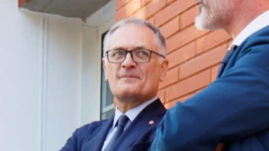 Budget 2027 : Philippe Juvin pousse S&eacute;bastien Lecornu &agrave; recourir au 49.3