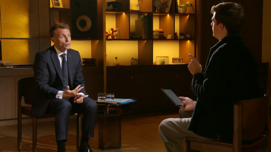 "On aurait d&ucirc; y aller plus vite" : Emmanuel Macron reconna&icirc;t des erreurs face &agrave; la col&egrave;re des lyc&eacute;ens