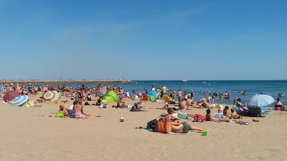 Vacances d&rsquo;&eacute;t&eacute; : plus d&rsquo;un Fran&ccedil;ais sur quatre pourrait rester chez lui, selon une &eacute;tude du Secours populaire