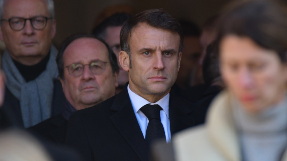 Pr&eacute;sidentielle 2027 : Emmanuel Macron appelle &agrave; se m&eacute;fier des sondages favorables &agrave; Marine Le Pen