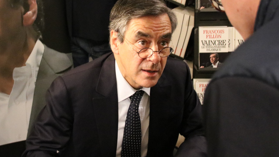 Fran&ccedil;ois Fillon suspendu dix ans de la L&eacute;gion d&rsquo;honneur apr&egrave;s sa condamnation