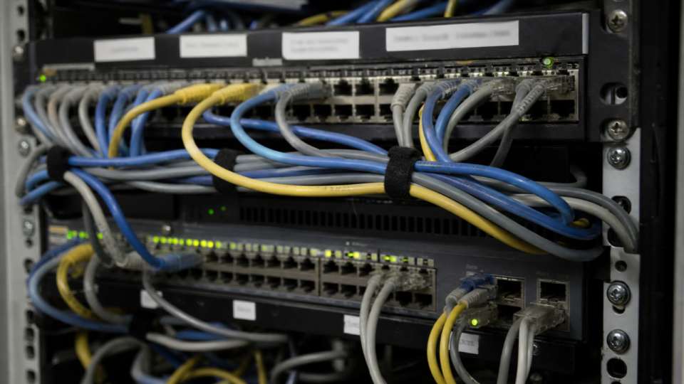 Cyberattaque : les pirates du fisc revendiquent le vol de millions de donn&eacute;es sur un site de l&rsquo;&Eacute;tat