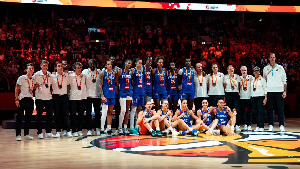 Basket : les Bleues battues par les &Eacute;tats-Unis en finale, pas de premier titre mondial