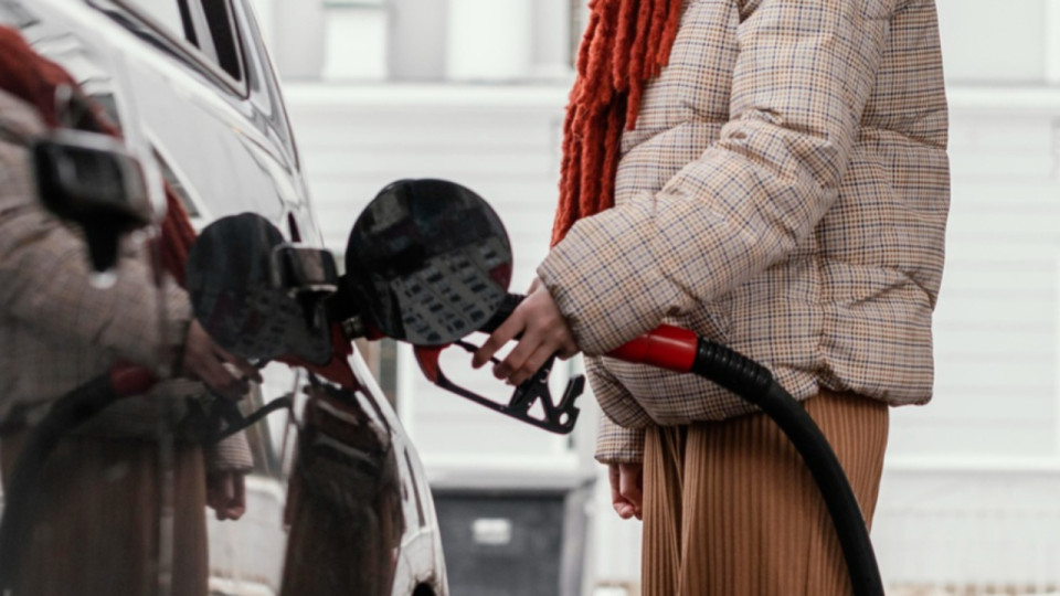 Carburants : l'aide de 100 euros &eacute;largie &agrave; 5,5 millions de Fran&ccedil;ais