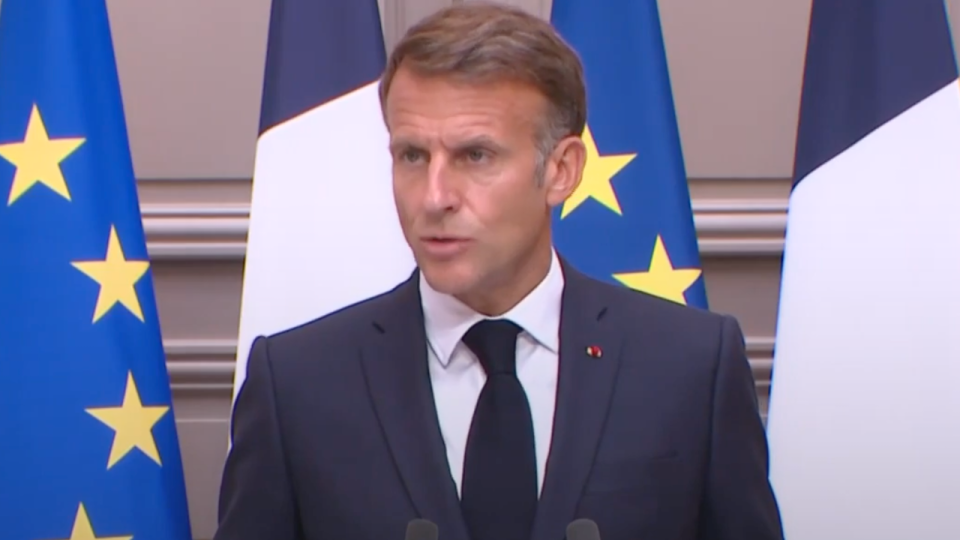 Emmanuel Macron &eacute;voque un retour &agrave; l&rsquo;&Eacute;lys&eacute;e apr&egrave;s 2027 : &ldquo;Je n&rsquo;exclus rien&rdquo;
