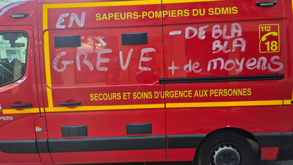 Pompiers : Laurent Nu&ntilde;ez annonce un milliard d&rsquo;euros et davantage d&rsquo;a&eacute;ronefs contre les feux