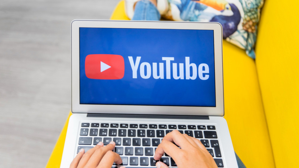 HugoD&eacute;crypte, Legend, Sam Zirah, les interviews politiques bient&ocirc;t encadr&eacute;es sur YouTube ?