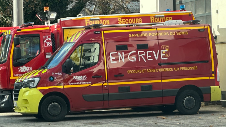 Les pompiers professionnels prolongent leur gr&egrave;ve jusqu&rsquo;au 4 d&eacute;cembre