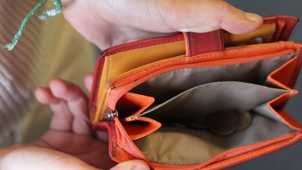 D&eacute;couvert bancaire : pr&egrave;s d'un Fran&ccedil;ais sur cinq dans le rouge chaque mois, les r&egrave;gles vont bient&ocirc;t se durcir