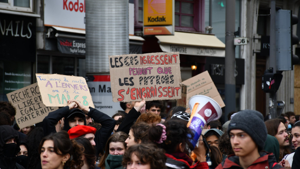 Parcoursup supprim&eacute; en 2028, classes limit&eacute;es &agrave; 28 &eacute;l&egrave;ves : les annonces du gouvernement pour calmer la col&egrave;re des lyc&eacute;ens